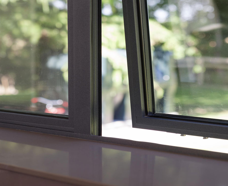 alitherm 300 aluminium window