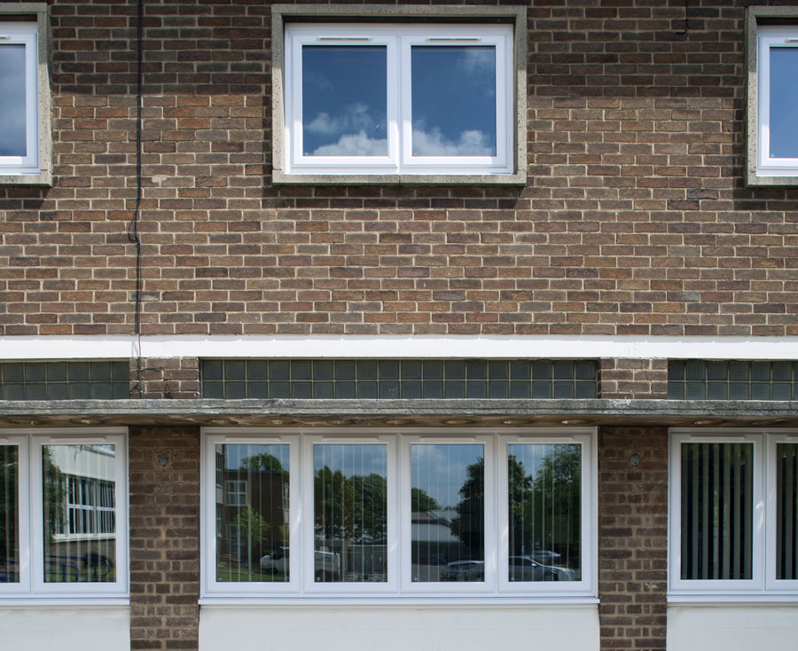 alitherm 600 aluminium window